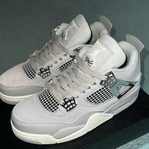 Jordan 4 Frozen Moments